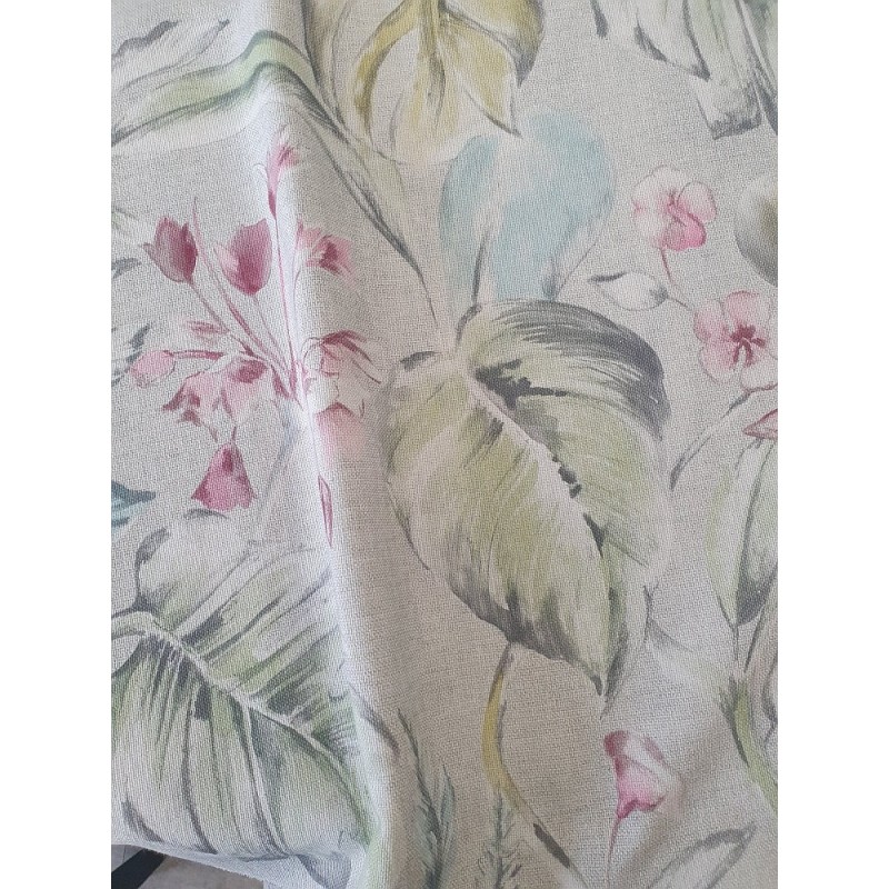 Плътна материя за завеса със сиво зелени и сини листа и розови цветенца-4