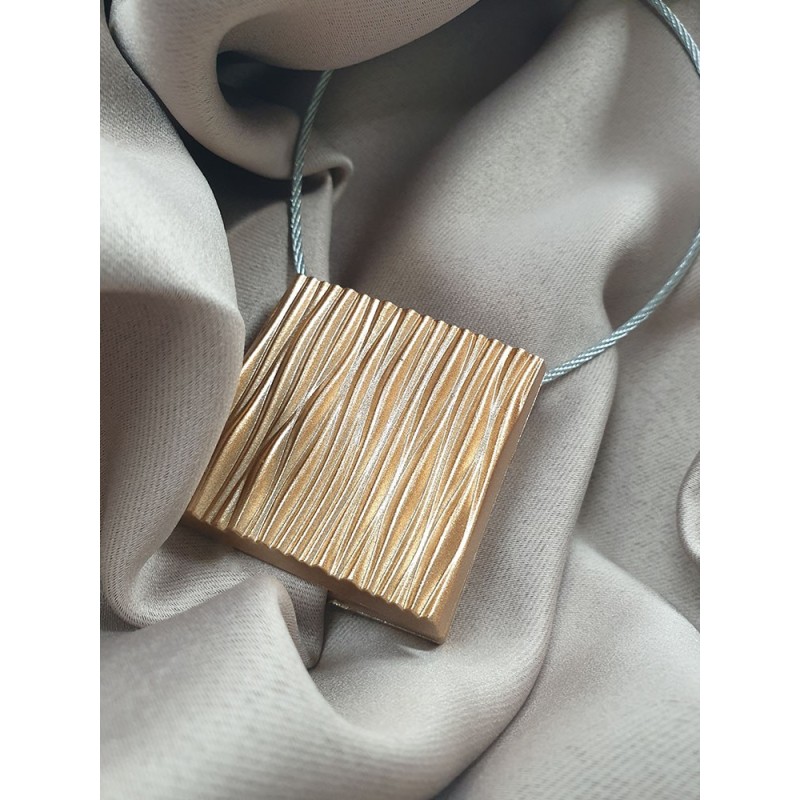 Магнит за перде с квадратна форма и лек релеф-6