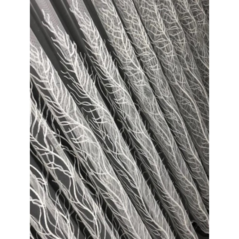 Ефирно перде с висок бордюр от клони в бял цвят-3