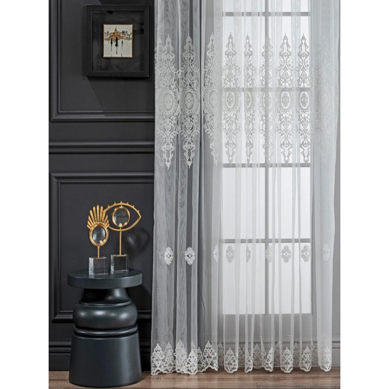 Стилна бродерия от прозрачна органза в бял нюанс-2