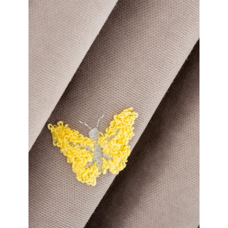 Завеса с бродирани релефни пеперуди-4