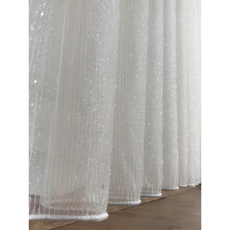 Тънко перде в бял цвят с ламе-2